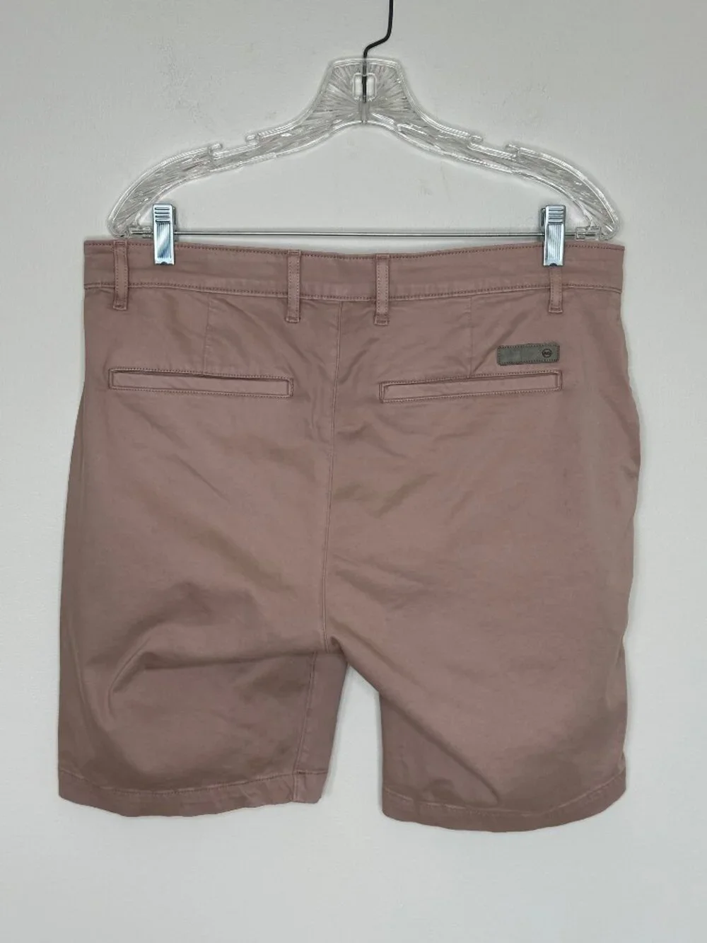 AG Adriano Goldschmied Men's Wanderer Rose Colored Trouser Sateen Shorts Size 34